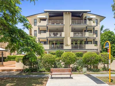 New Farm Apartment photography Brisbane Phil Savory - front view