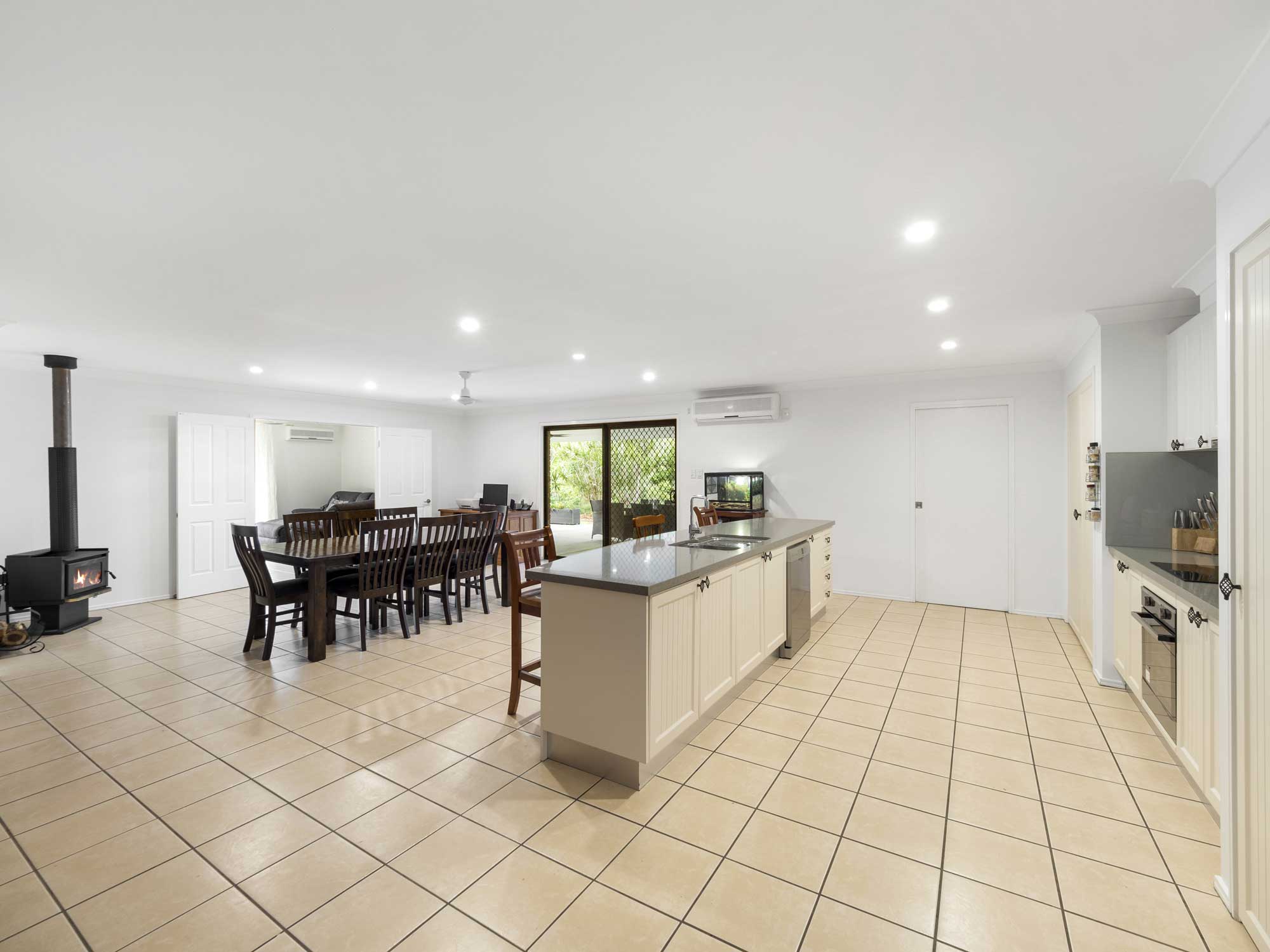 152 Peppertree Drive Jimboomba photography of a home for sale