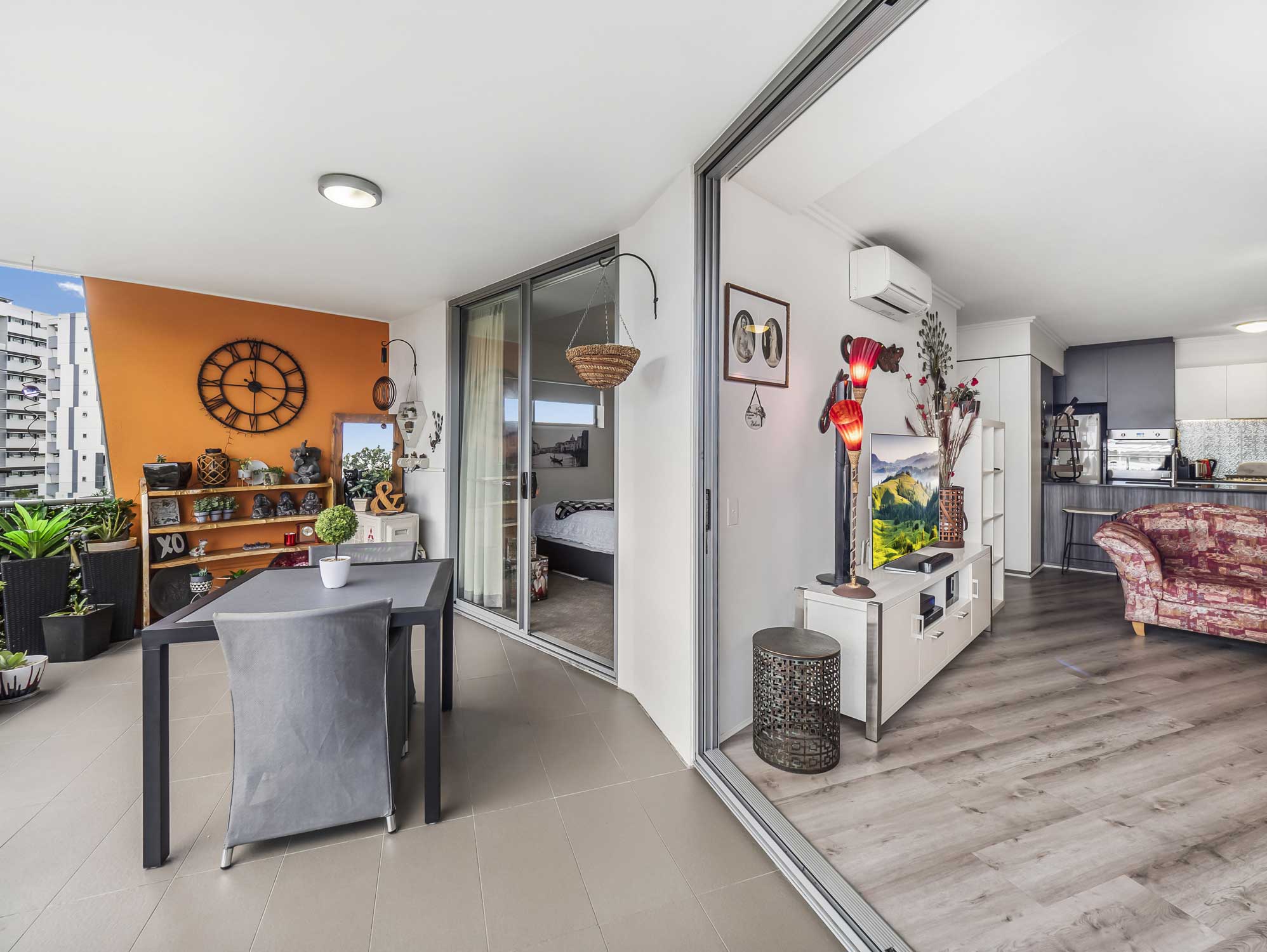 Real estate photography of Kangaroo Point apartment for sale - the balcony