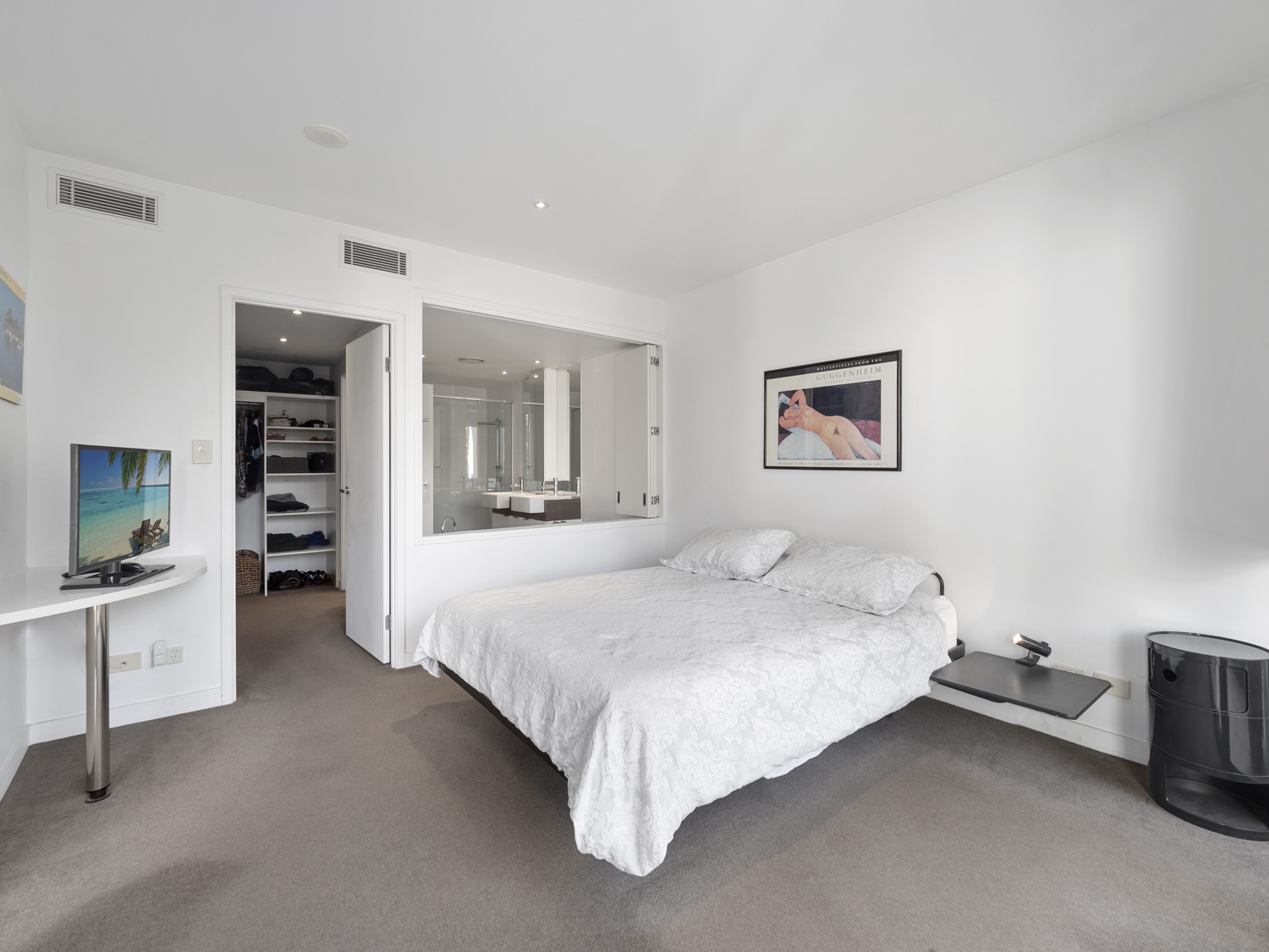 The master bedroom - Photographing an apartment for sale at Pidgeon Close West End