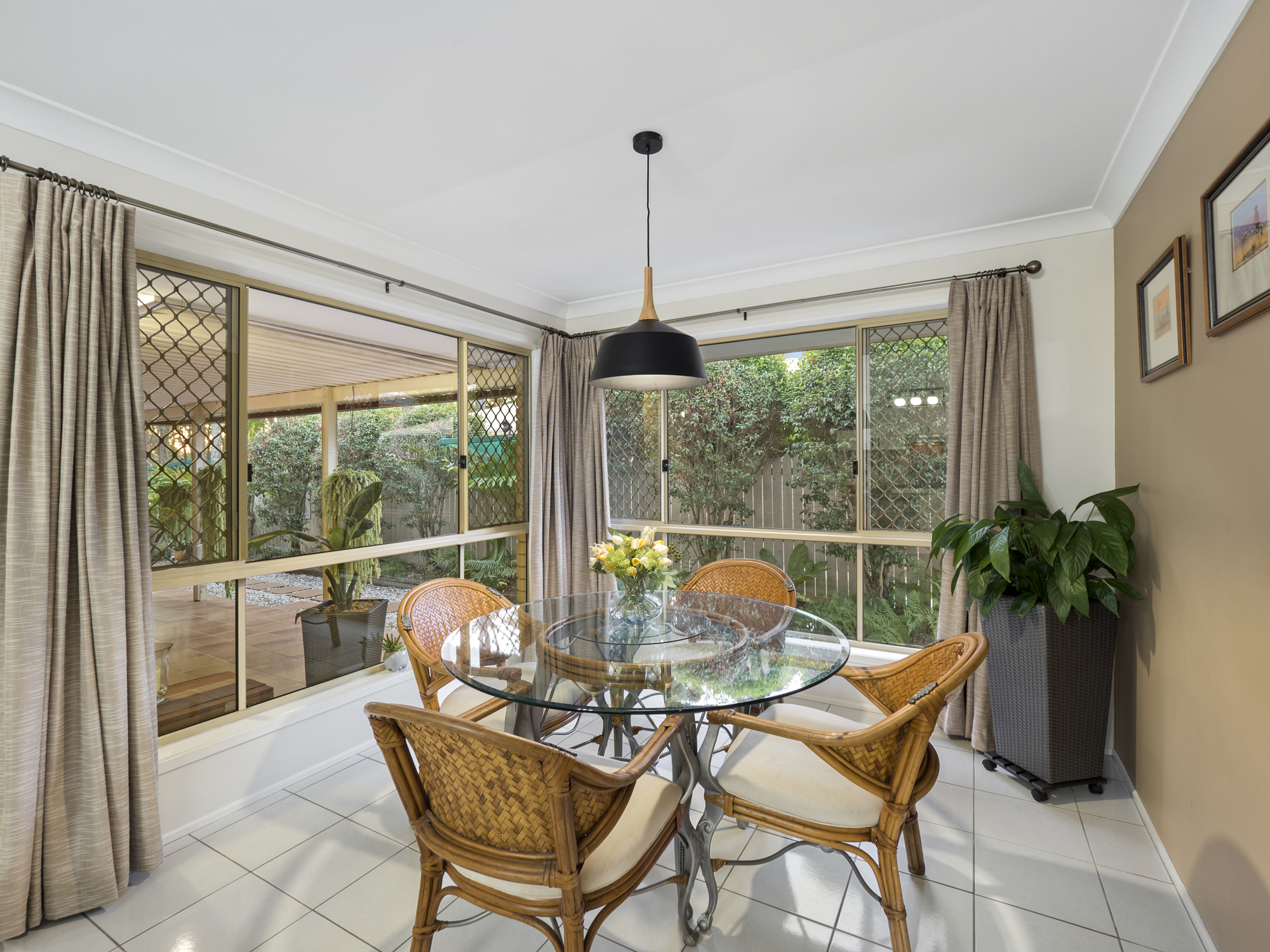 The casual dining area - photographing a home for sale at Kuraby