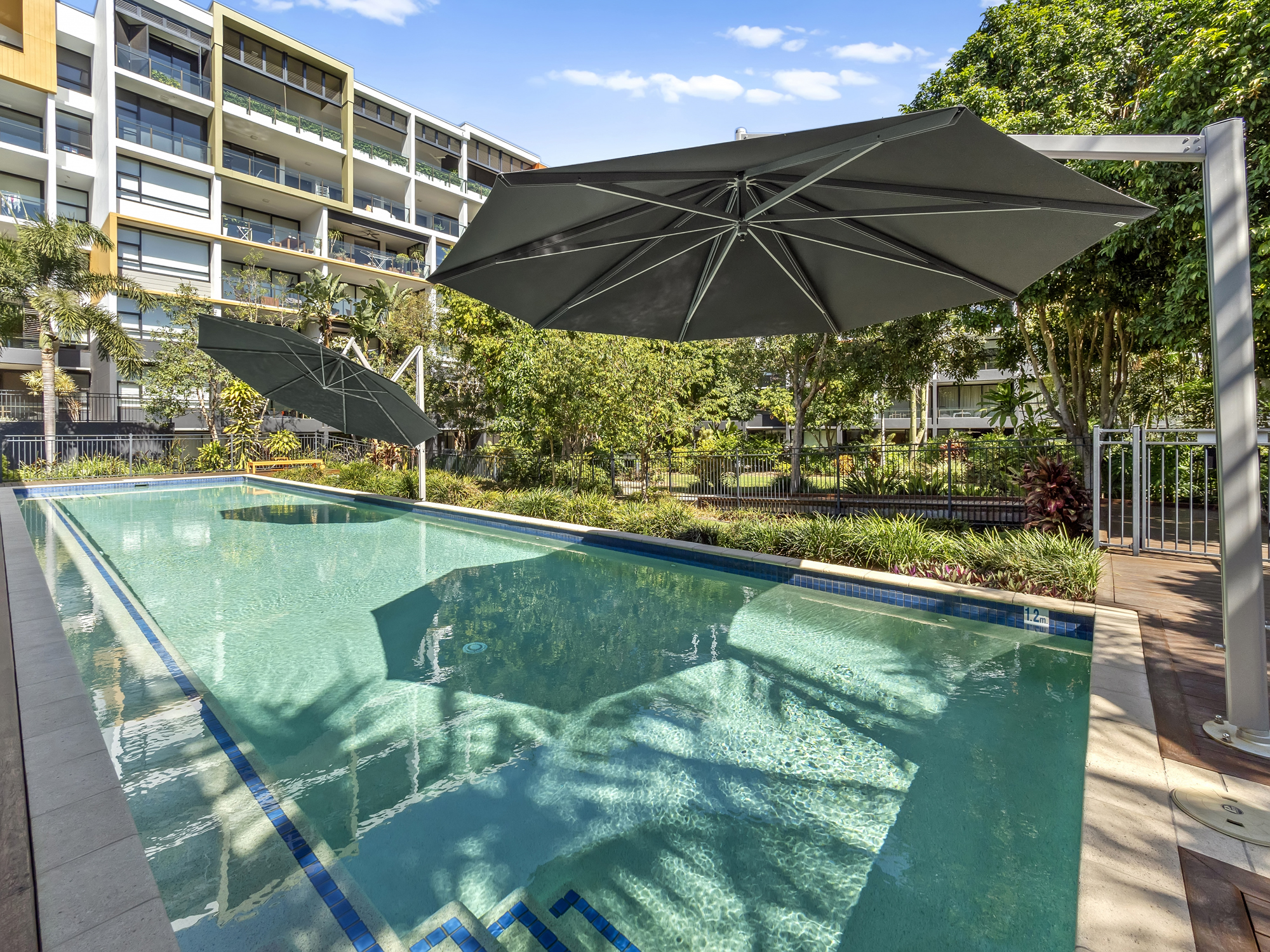 The pool - Photographing an apartment for sale at Pidgeon Close West End